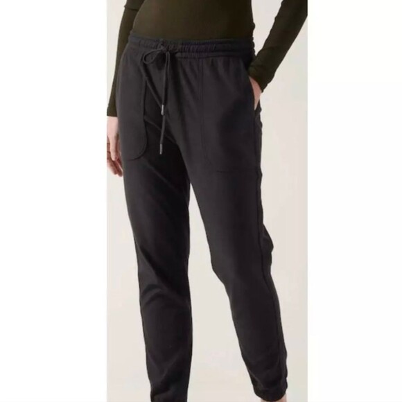 Athleta Farallon Jogger with Tapered Leg Black Size 6P Camping Hiking - Picture 1 of 7
